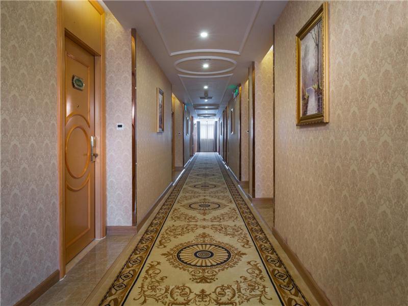 שנג'ן Vienna Hotel Tianbao Road מראה חיצוני תמונה